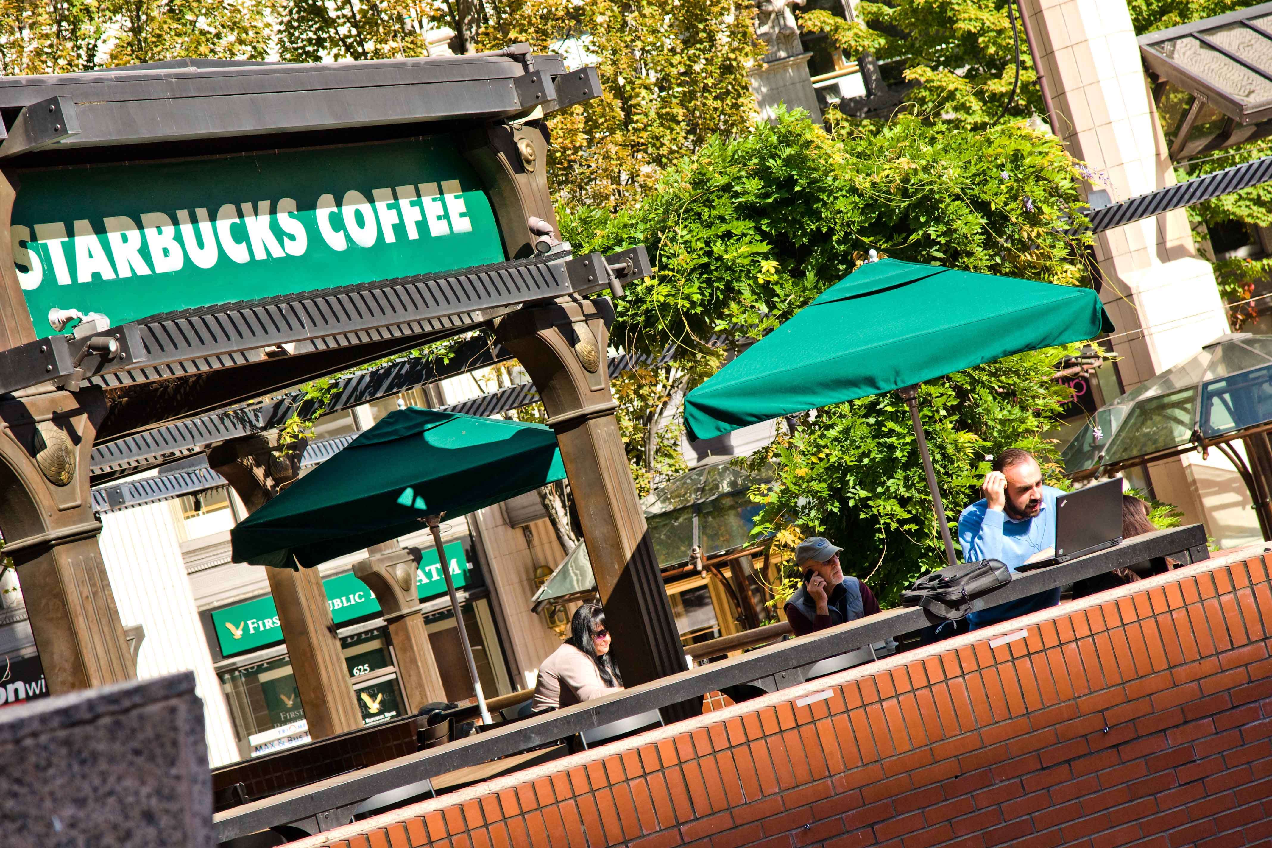 Starbucks Celebrates its 30th Anniversary in the Square!